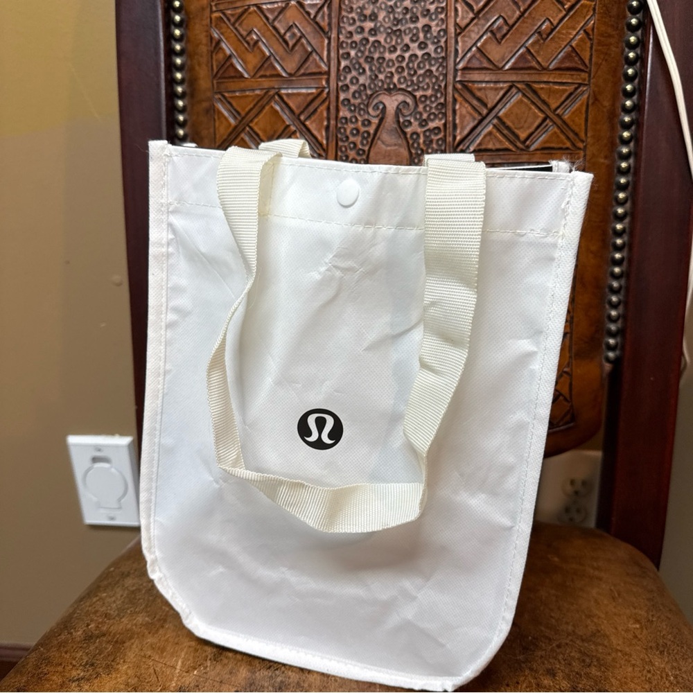 Lululemon Reusable Small Shopping Tote Bag White Black 9.25X11X4.5 Snap Closure